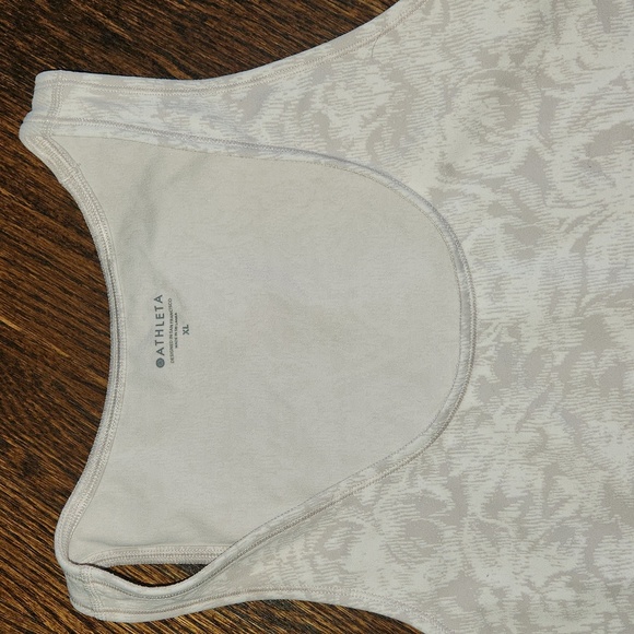 Athleta Scoop Tank Texture,Frosted Floral Velvety Pink/ Icelandic Min Size Xl - Picture 3 of 4